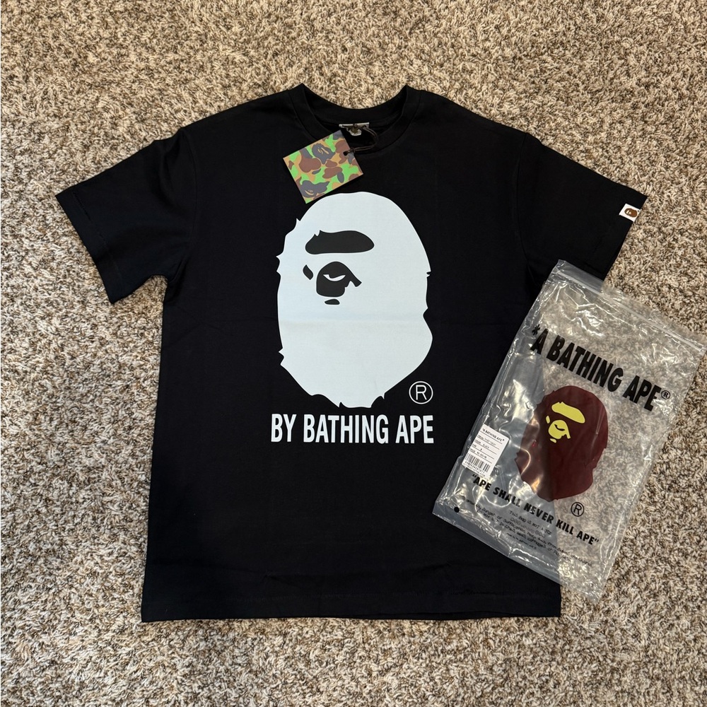 A Bathing Ape tee
Black⚫️
Size S
Brand new, in bag🔥High quality💯
100% cotton
